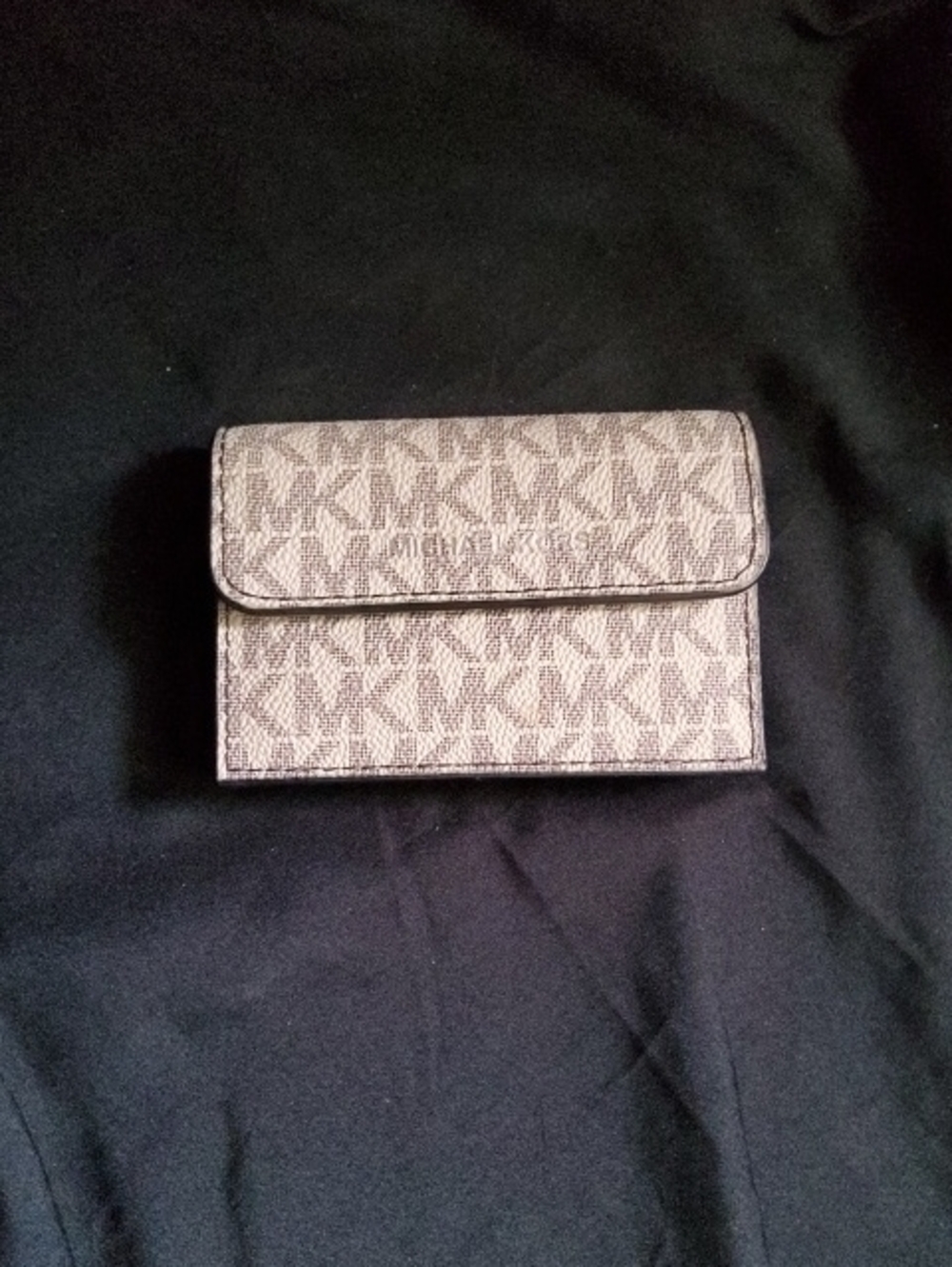 New Michael Kors Beige Brown MK Monogram Accordin Card Holder